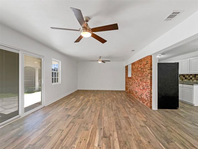 1716 Sylvan Drive, Arlington, TX 76012