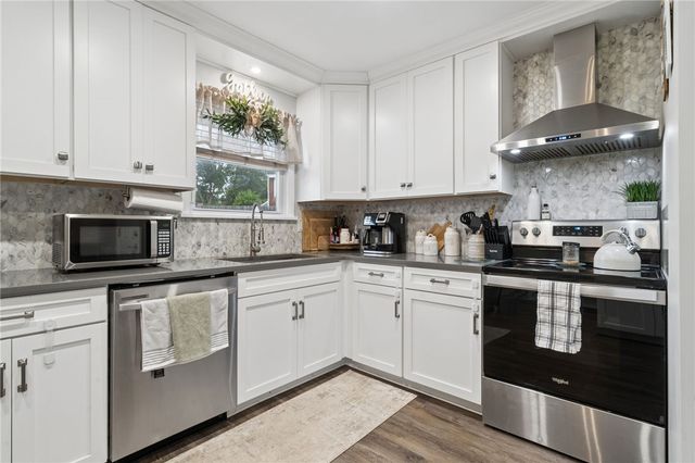 201 Church Dr, Hempfield Twp, PA 15642