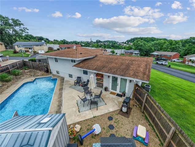 201 Church Dr, Hempfield Twp, PA 15642