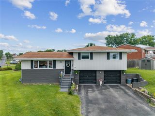 201 Church Dr, Hempfield Twp, PA 15642