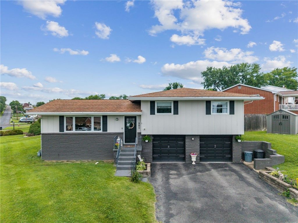 201 Church Dr, Hempfield Twp, PA 15642