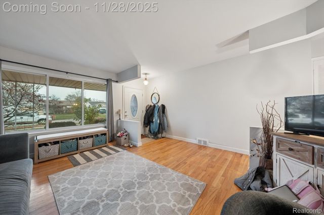 35107 Eden Park Drive, Sterling Heights, MI 48312