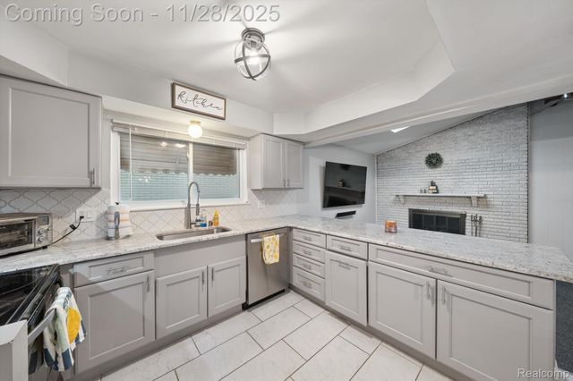 35107 Eden Park Drive, Sterling Heights, MI 48312