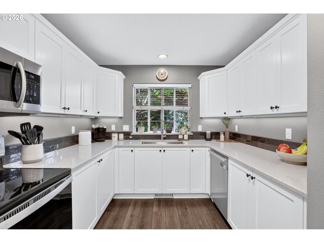 14123 Se SUMMERFIELD Loop, Happy Valley, OR 97086