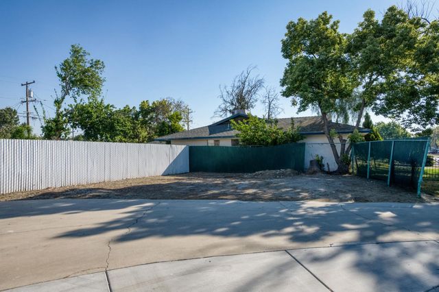 1407 E Princeton Avenue, Fresno, CA 93704