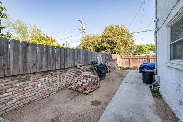 1407 E Princeton Avenue, Fresno, CA 93704
