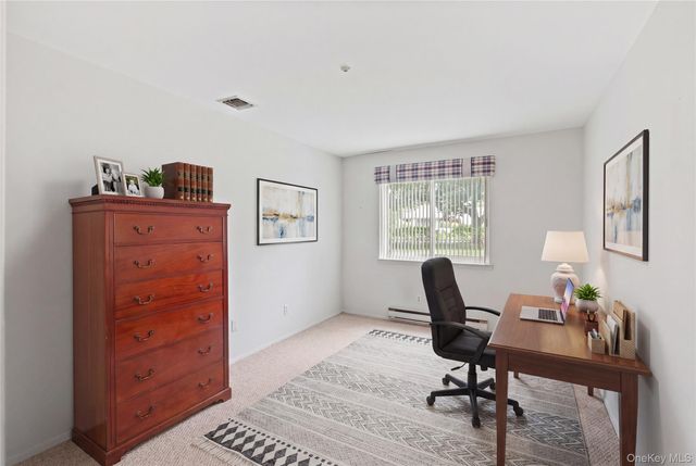 302 Bentley Court W, Saint James, NY 11780