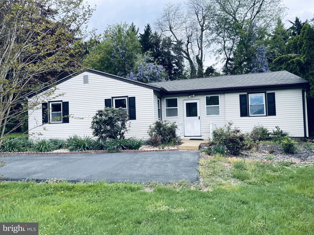 2481 N DUPONT PKWY, Middletown, DE 19709