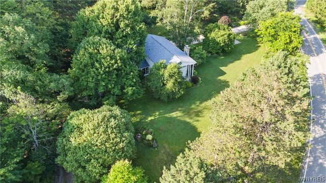 9832 East Holland Road, Holland, NY 14080