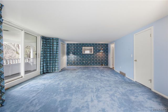 9832 East Holland Road, Holland, NY 14080