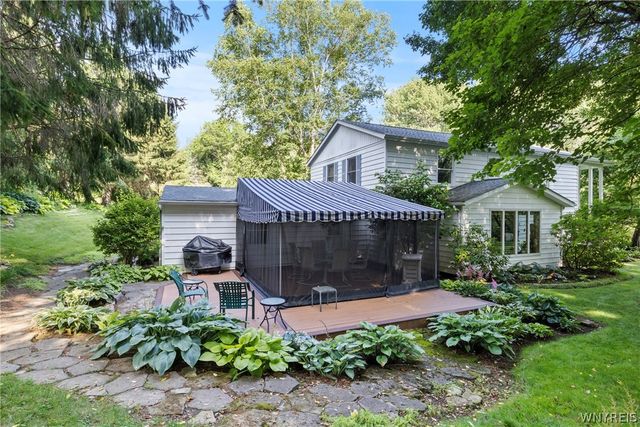 9832 East Holland Road, Holland, NY 14080