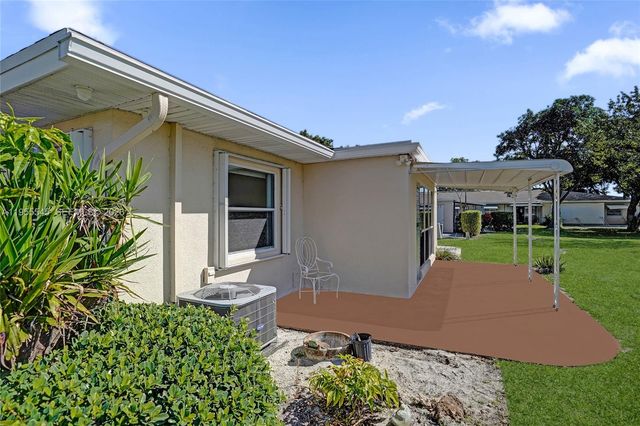 8914 Belle Aire Dr, Boca Raton, FL 33433