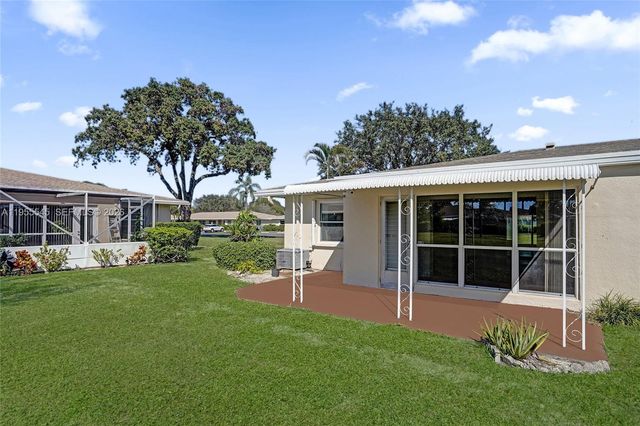 8914 Belle Aire Dr, Boca Raton, FL 33433