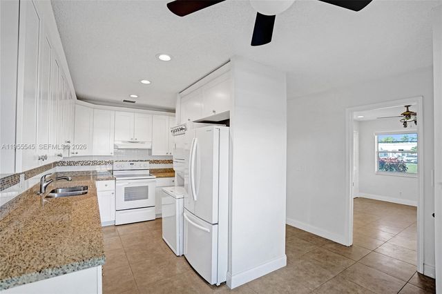 8914 Belle Aire Dr, Boca Raton, FL 33433