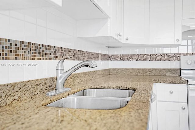 8914 Belle Aire Dr, Boca Raton, FL 33433