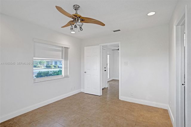 8914 Belle Aire Dr, Boca Raton, FL 33433