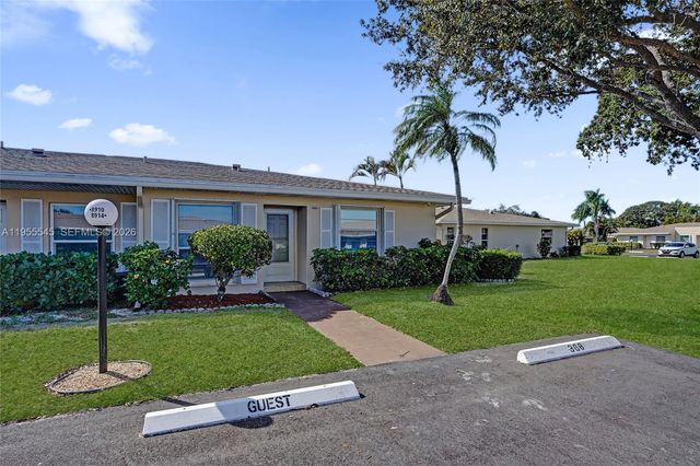 8914 Belle Aire Dr, Boca Raton, FL 33433