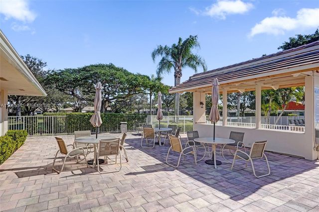 8914 Belle Aire Dr, Boca Raton, FL 33433