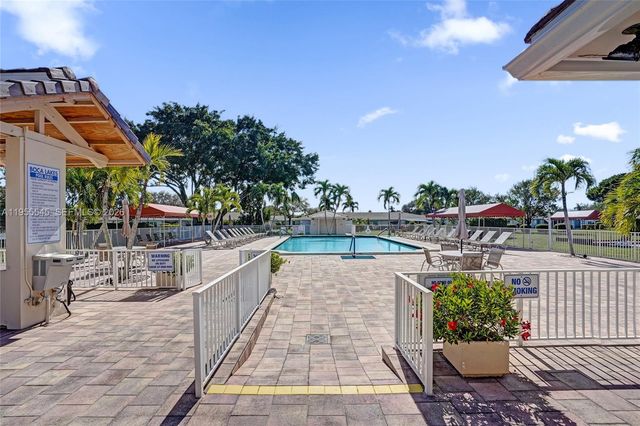 8914 Belle Aire Dr, Boca Raton, FL 33433