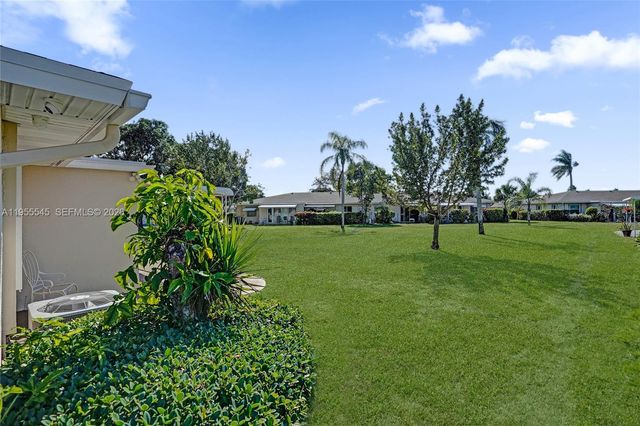 8914 Belle Aire Dr, Boca Raton, FL 33433