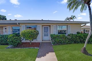 8914 Belle Aire Dr, Boca Raton, FL 33433