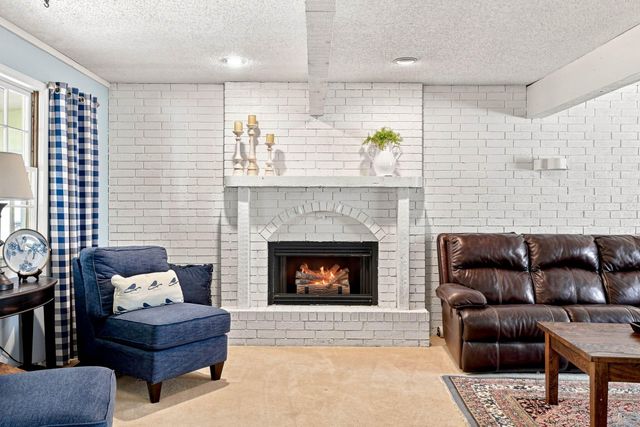 4544 S Holland Avenue, Springfield, MO 65810