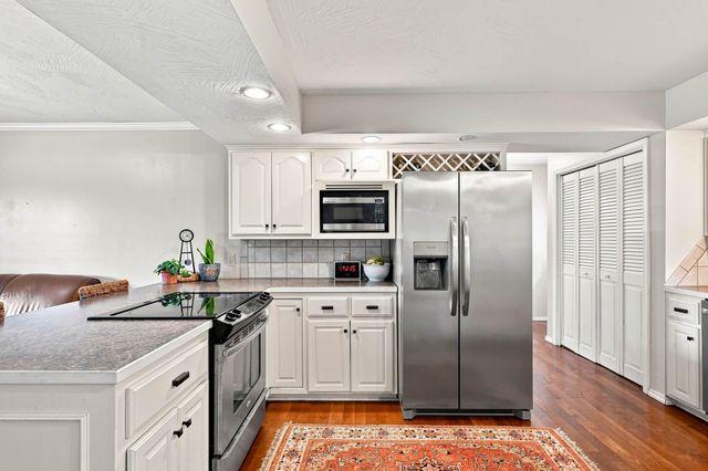 4544 S Holland Avenue, Springfield, MO 65810