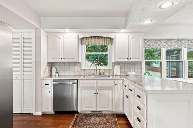 4544 S Holland Avenue, Springfield, MO 65810