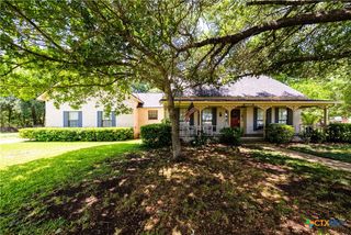 68 Riverside Ln., Martindale, TX 78655