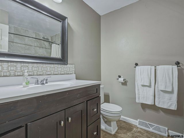 504 Kountze Memorial Drive, Bellevue, NE 68005