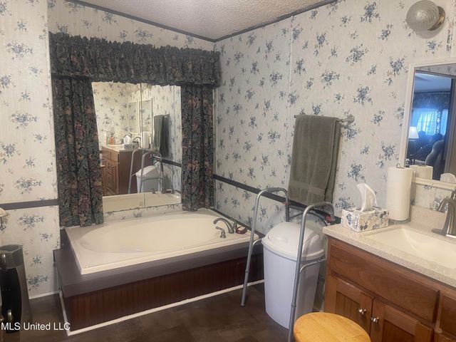 6193 Marianna Road, Holly Springs, MS 38635