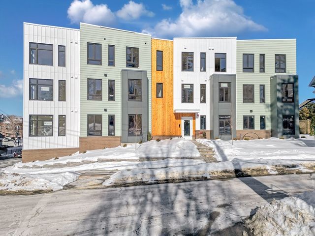 34 Oak Street 103, Boston, MA 02136