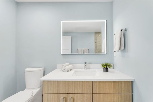 34 Oak Street 103, Boston, MA 02136