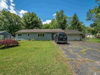 7701 Southmoor Drive, Frenchtown Twp, MI 48161