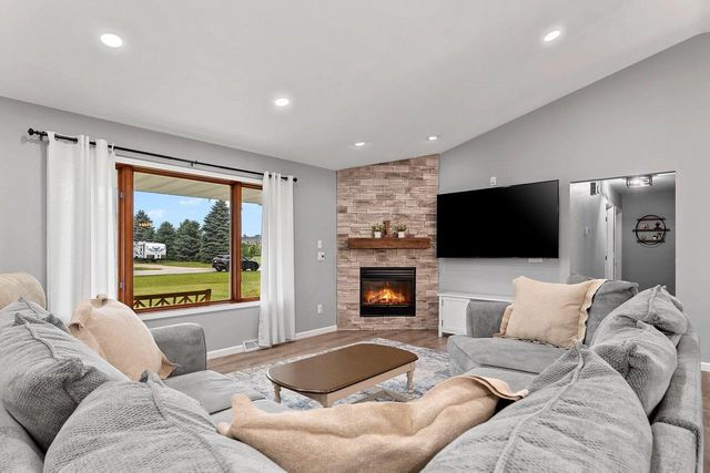 5865 CLOVER VALLEY DRIVE, New Franken, WI 54229
