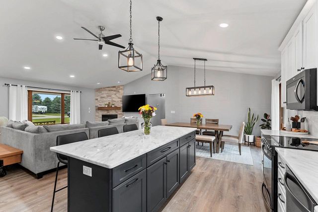 5865 CLOVER VALLEY DRIVE, New Franken, WI 54229