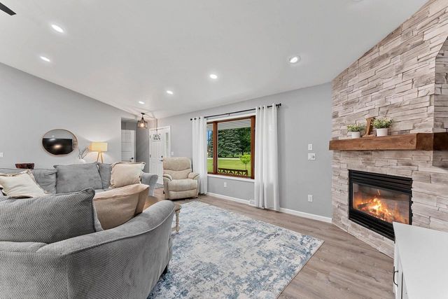 5865 CLOVER VALLEY DRIVE, New Franken, WI 54229