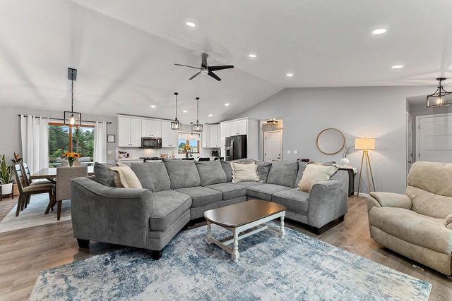 5865 CLOVER VALLEY DRIVE, New Franken, WI 54229