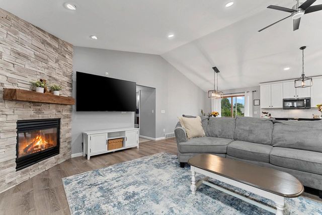 5865 CLOVER VALLEY DRIVE, New Franken, WI 54229