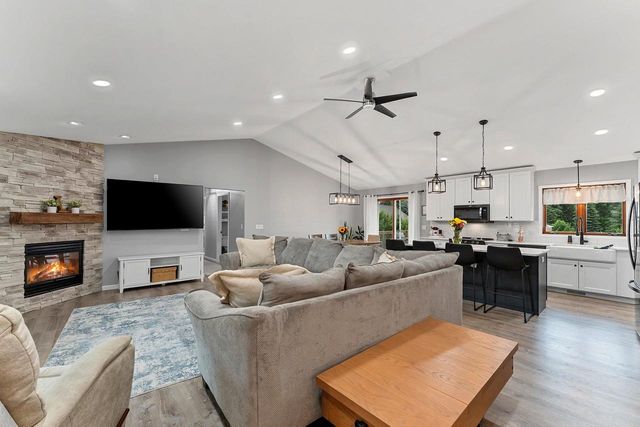 5865 CLOVER VALLEY DRIVE, New Franken, WI 54229