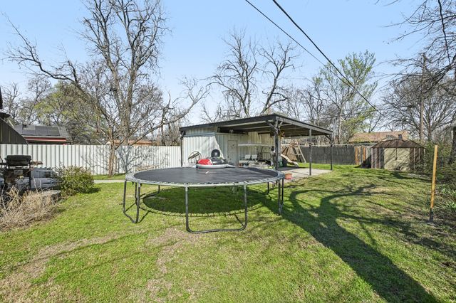 3737 Willing Avenue, Fort Worth, TX 76110