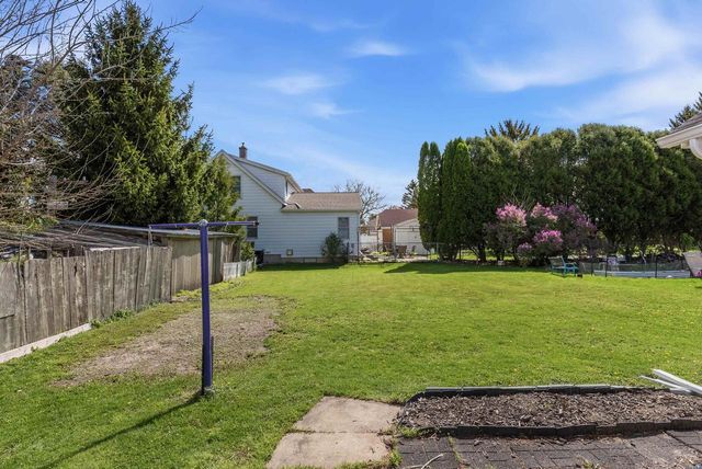 717 N University Avenue, Beaver Dam, WI 53916