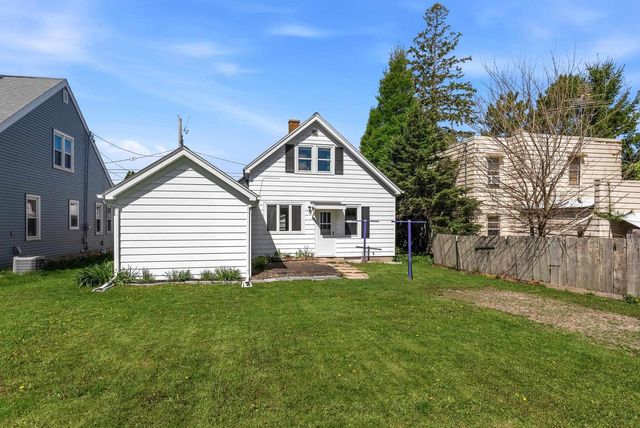 717 N University Avenue, Beaver Dam, WI 53916