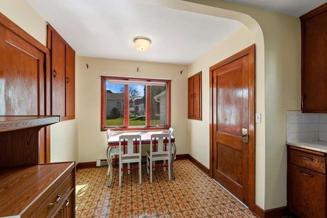717 N University Avenue, Beaver Dam, WI 53916