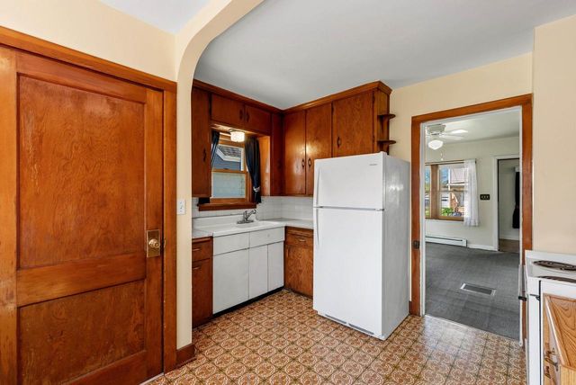 717 N University Avenue, Beaver Dam, WI 53916