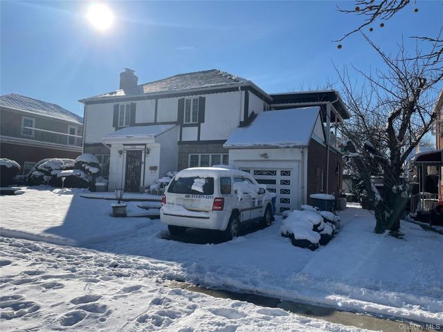 7808 221st Street, Oakland Gardens, NY 11364