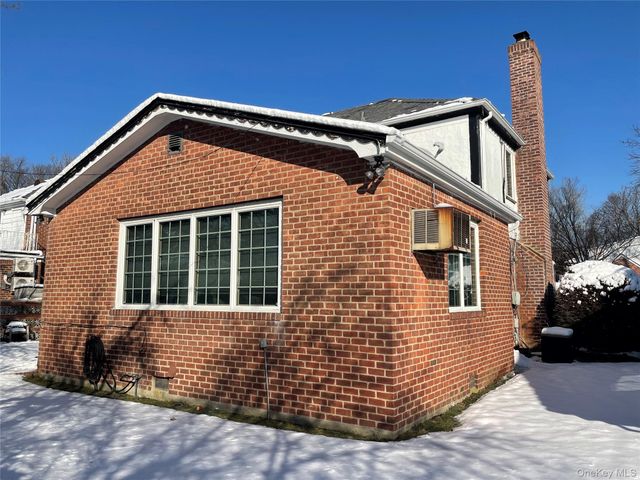 7808 221st Street, Oakland Gardens, NY 11364