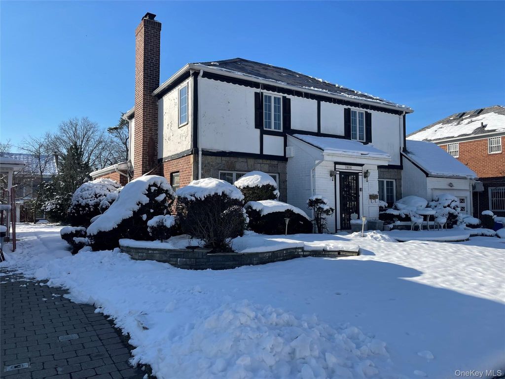 7808 221st Street, Oakland Gardens, NY 11364