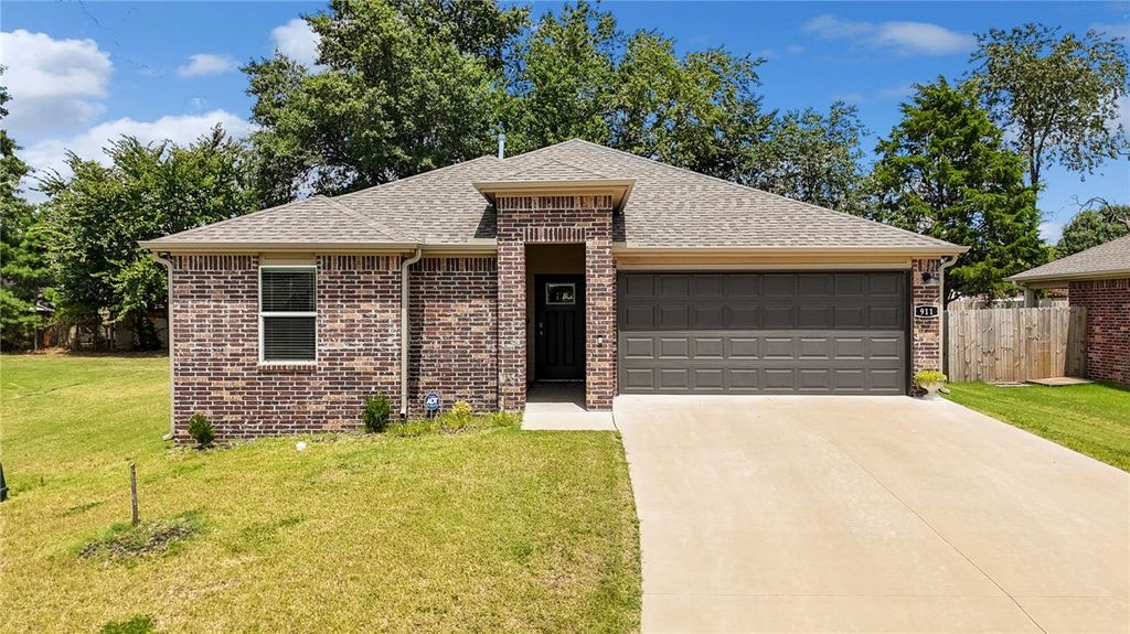 911 W Sonoma Street, Rogers, AR 72758