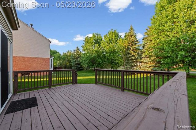33868 Monterra Lane, Sterling Heights, MI 48312